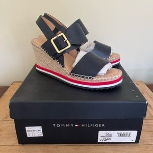 Women’s Tommy Hilfiger sandals size 7.5 wedge woven red white blue cute trendy